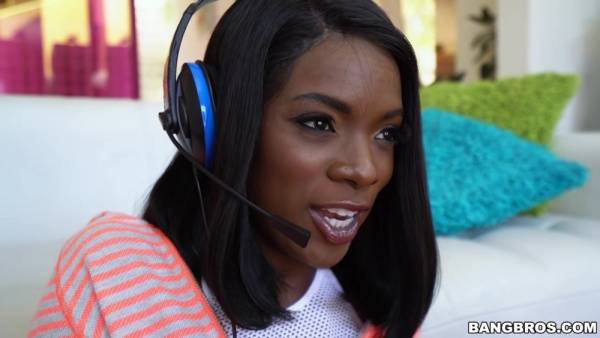 Ebony Gamer Gets A Good Fuck - Ana Foxxx on ebonyporntube.net