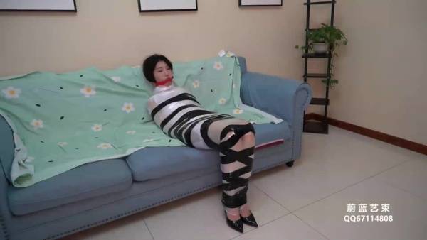 Zihan Cling Film Black Tape Mummy Mouth Opener - Japan on ebonyporntube.net