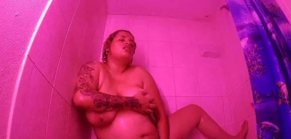 Ebony Bbw Dildoing In The Shower on ebonyporntube.net