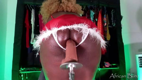Ebony College Dropout Finds Job Riding And Twerking On Huge Dongs Online This Christmas on ebonyporntube.net