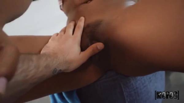 Smiley French Ebony Doll Rides On Photo Shoot - France on ebonyporntube.net